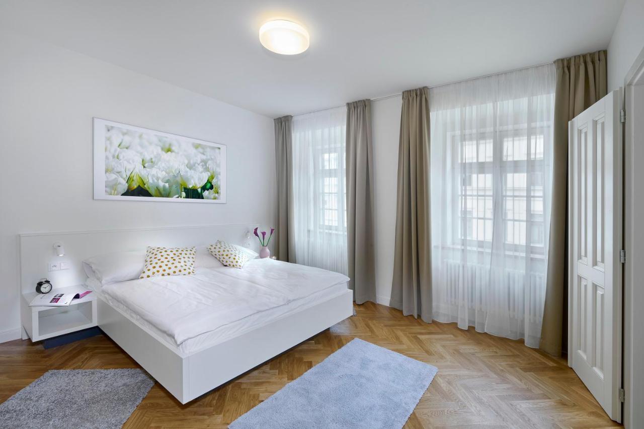 Downtown Suites Mala Strana Praag Buitenkant foto