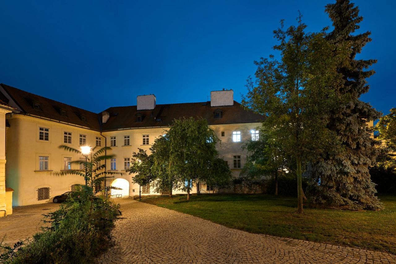 Downtown Suites Mala Strana Praag Buitenkant foto