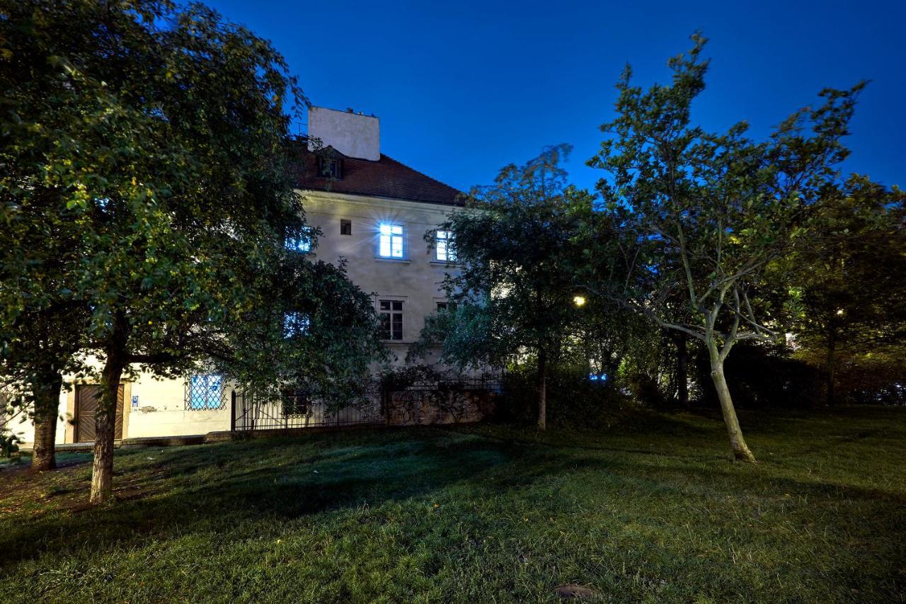 Downtown Suites Mala Strana Praag Buitenkant foto